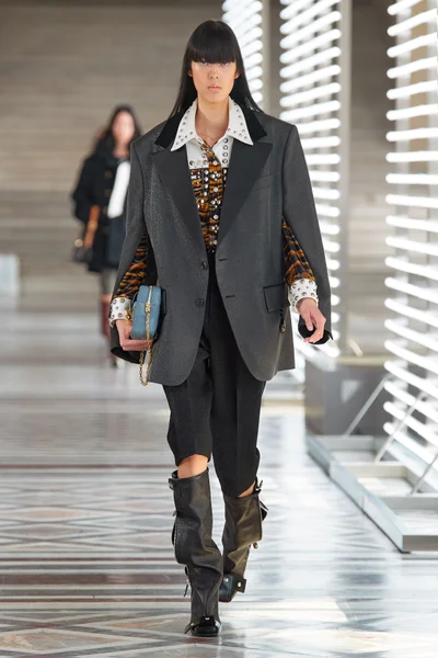 Look 33